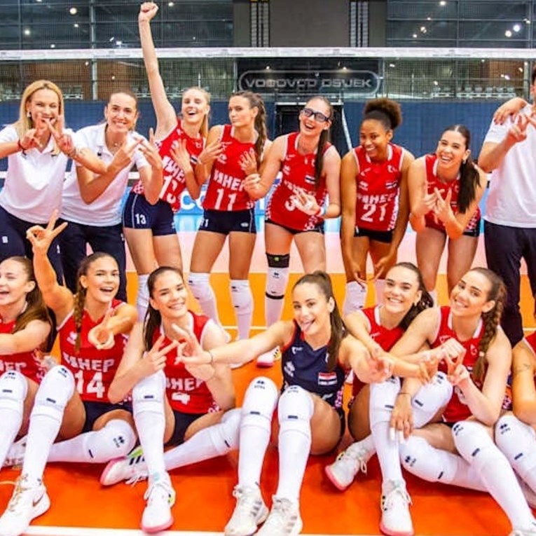 Mlade hrvatske odbojkašice dominiraju SP-om. Osvojile su grupu bez poraza