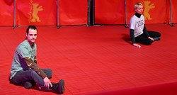 Klimatski aktivisti se zalijepili za crveni tepih na Berlinaleu