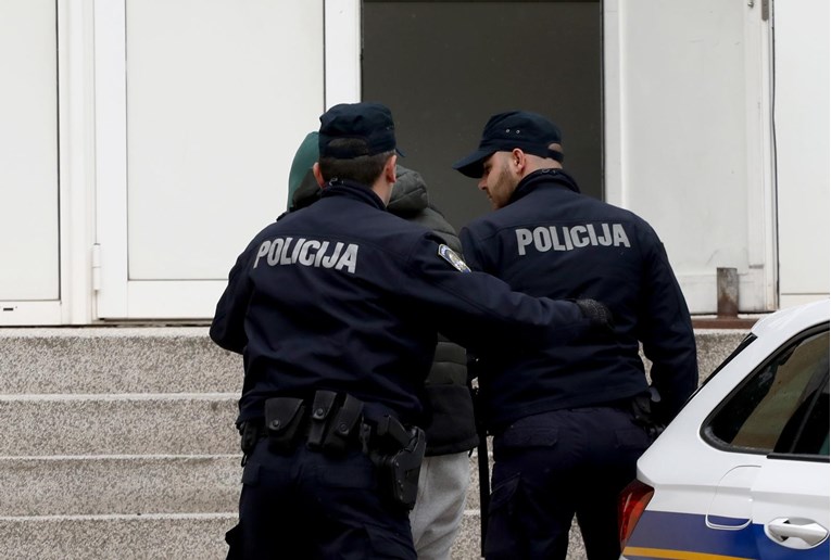 Uhićeni tinejdžer i žena, serijski varali s oglasima. Pokrali 14 ljudi za 30.000 eura
