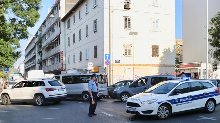 Nepoznati vozač u Splitu motorom naletio na dijete i pobjegao, policija traži očevice