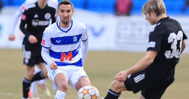 OSIJEK - SLAVEN 1:2 Težak poraz Osijeka u nastavku prvenstva