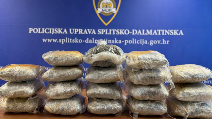 VIDEO Velika zapljena kod Splita: Uhićene dvije osobe, oduzeto 19 kg marihuane