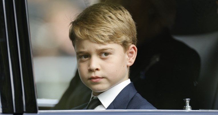 Mali princ George učeniku na igralištu poručio: Moj tata će biti kralj, bolje pripazi