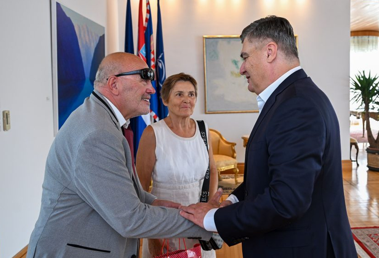 Oslijepio s 40, pa krenuo osvajati planinske vrhove. Danas ga primio Milanović
