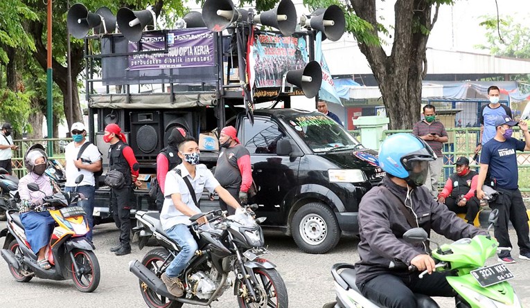 Veliki prosvjedi u Indoneziji zbog novog zakona o radu