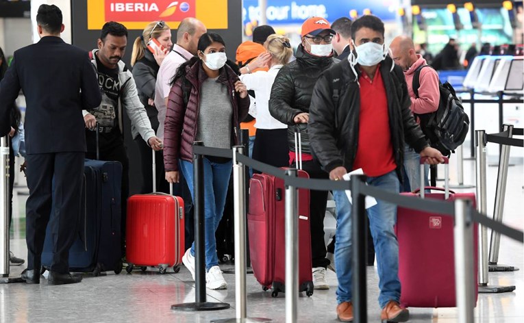 Britanija ukida karantenu za putnike iz brojnih zemalja, ali ne za one iz SAD-a