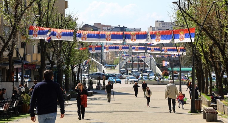 EU bi mogla ukinuti vize i kosovskim Srbima
