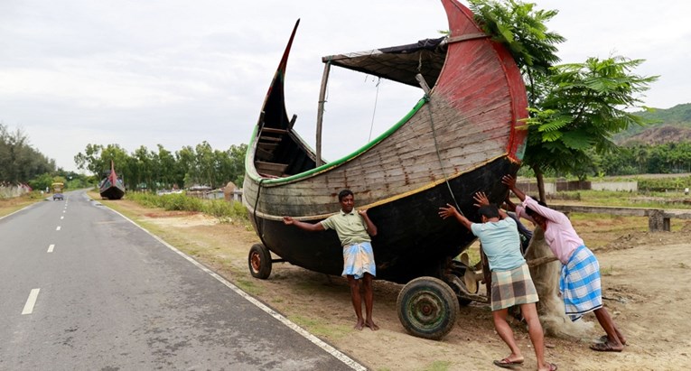 Snažna oluja se približila Mjanmaru i Bangladešu. Evakuirane stotine tisuća ljudi