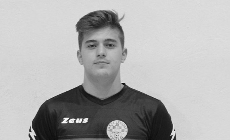 U teškoj prometnoj nesreći poginuo je mladi nogometaš iz Vrgorca