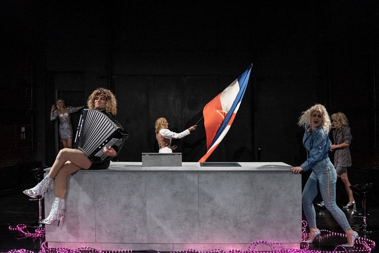 U tri dana rasprodane predstave o Lepoj Breni, zagrebačko kazalište dodalo izvedbe