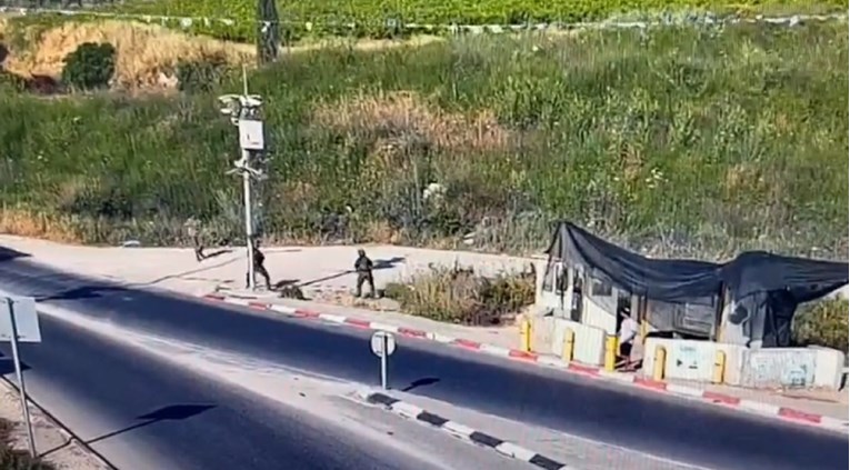 Izraelska vojska: Palestinac je nožem napao naše vojnike, neutraliziran je