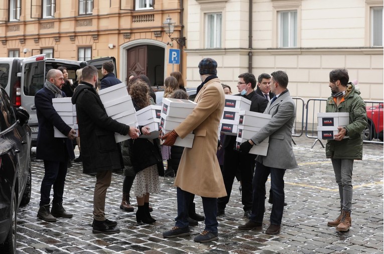 HDZ odbio da DIP u 30 dana provjeri potpise za referendum