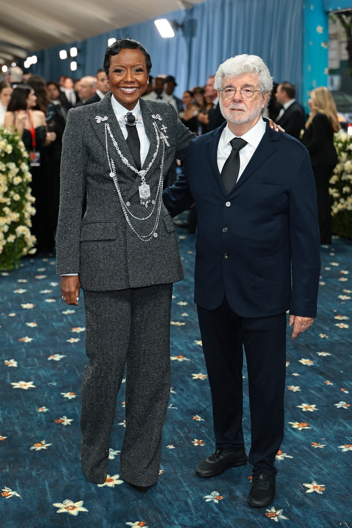 George Lucas stigao na Met Galu u Nike tenisicama od 50 eura