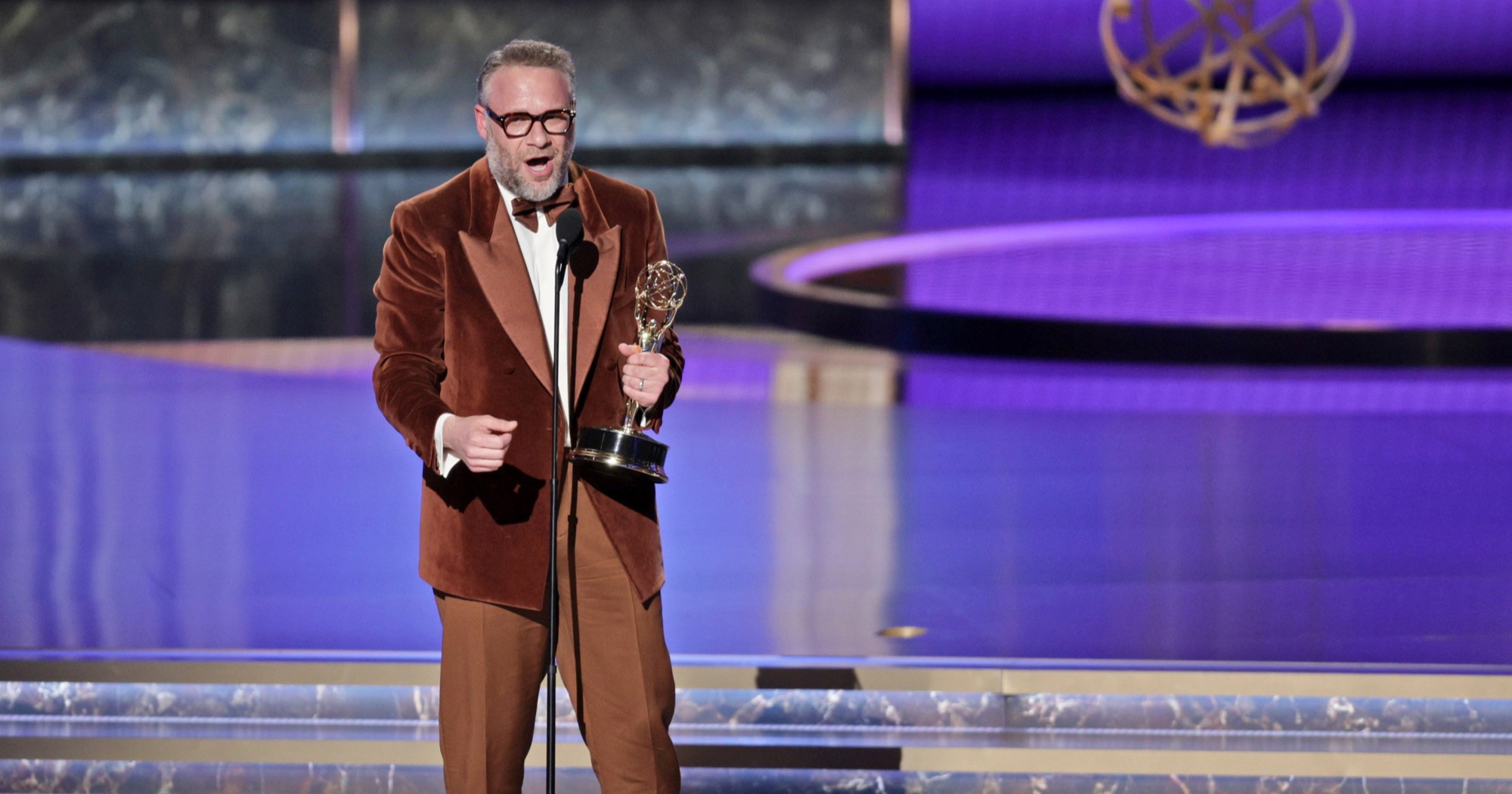 Zbog komentara tijekom COVID-a Seth Rogen više ne smije biti prezenter na Emmyjima