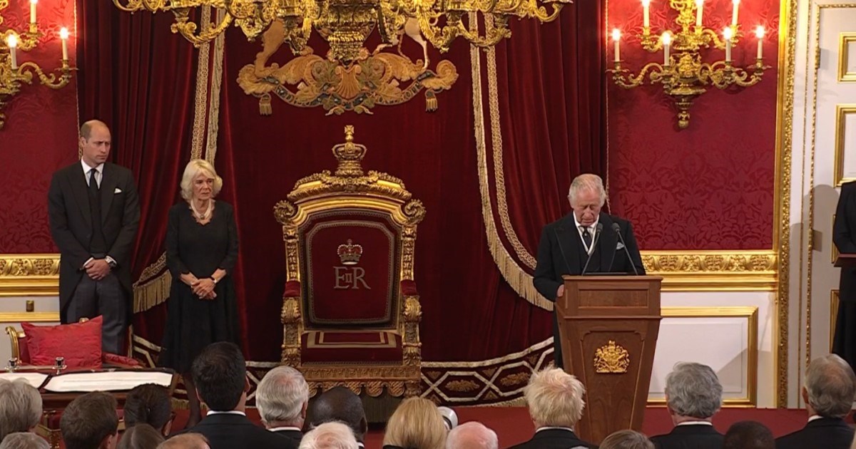 Charles III. službeno postao britanski kralj, ceremonija se prvi put prenosila uživo