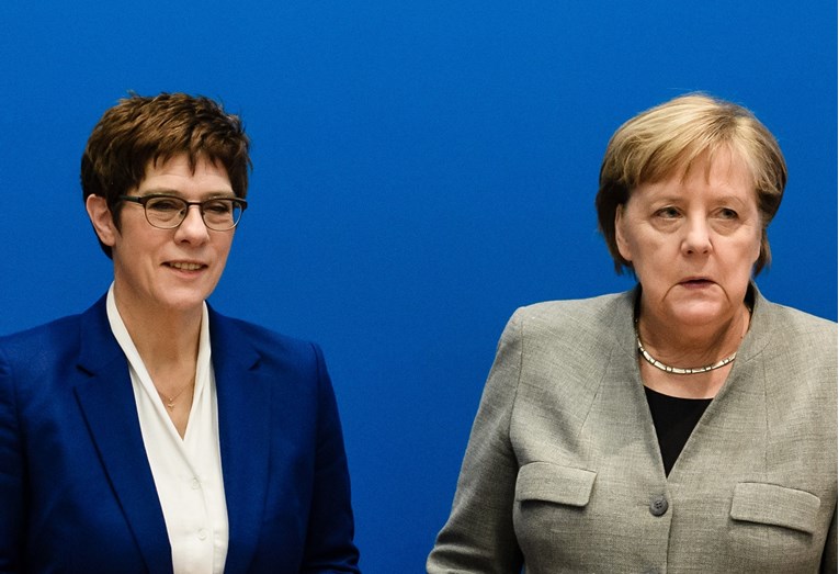 Merkel žali zbog povlačenja predsjednice CDU-a, ali kaže da ju razumije