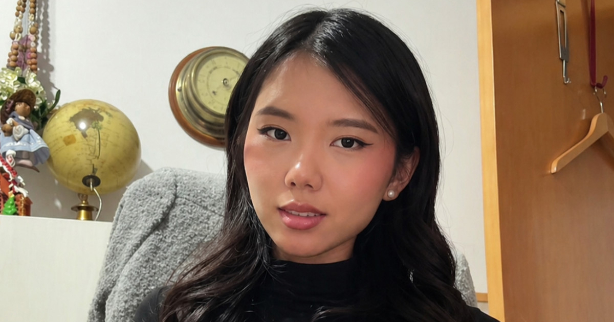 Stjuardesa pokazala što nosi ispod uniforme, ljudi su iznenađeni