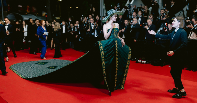 Kambodžanska glumica neobičnom kreacijom ukrala pažnju u Cannesu, fanovi je hvale