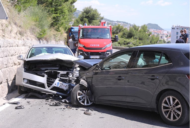 Teška nesreća kod Splita, više ozlijeđenih. Cesta bila potpuno zatvorena za promet