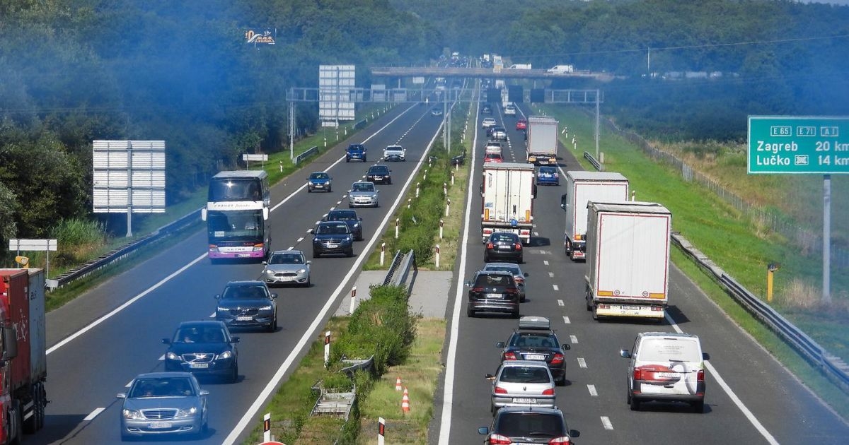 Cijeli dan gužve na autocestama, HAK: Danas je situacija specifična