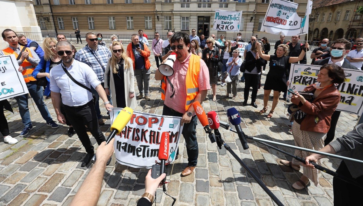 Poduzetnici prosvjedovali na Markovu trgu: "Režite nebulozne poreze i namete, odmah"