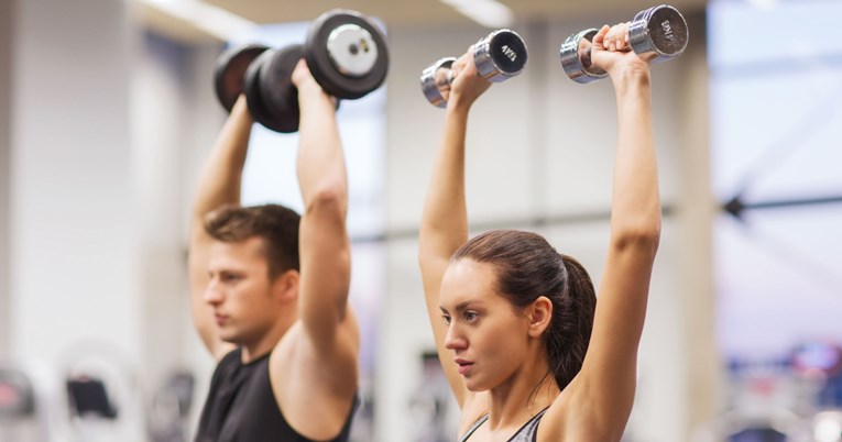 Daju li teški utezi bolji rezultat nego vježbanje s lakšim utezima?