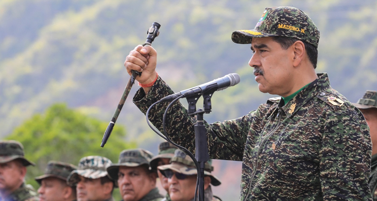 Američki ratni brodovi stižu u Karibe. Maduro u uniformi: Venezuela je neprobojna