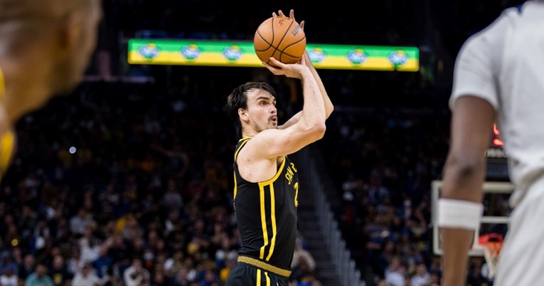 Šarić odličan u kaotičnoj utakmici. Ubacio je najviše poena otkako je u Warriorsima