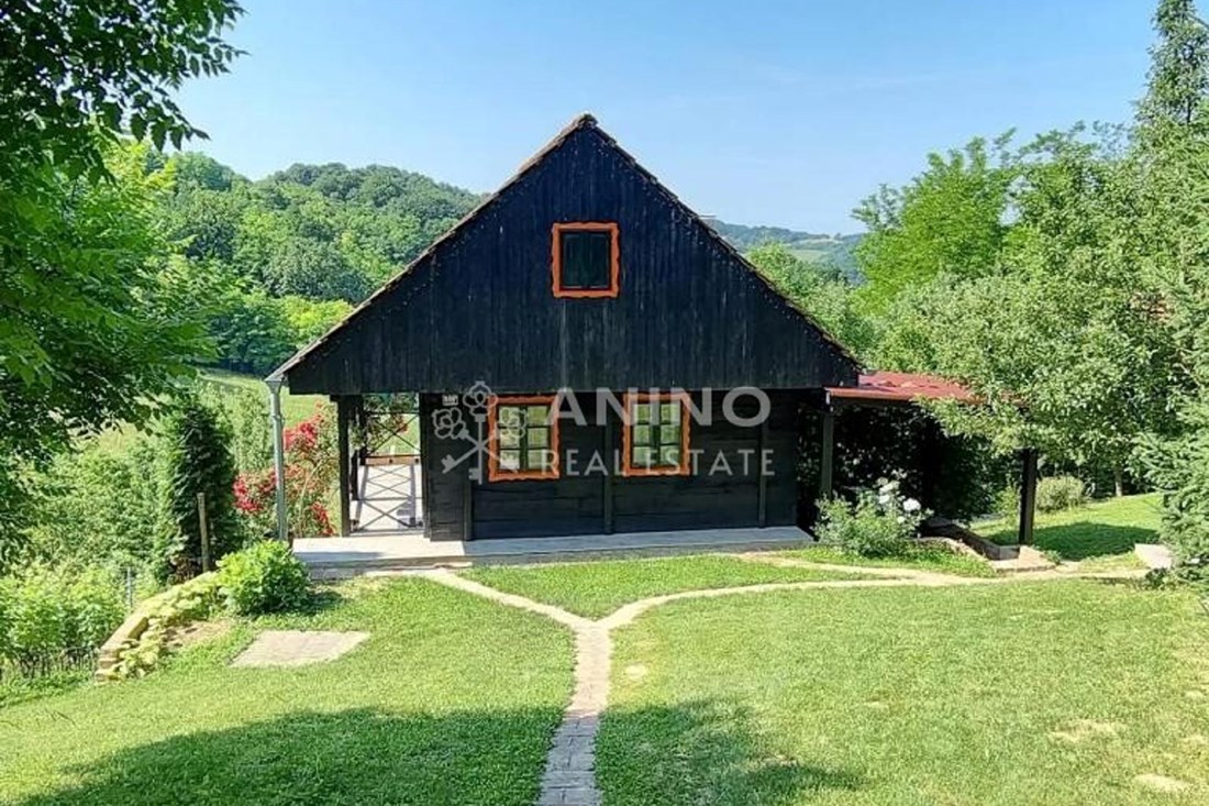 Investicijska prilika: Kamena kuća s dvije garsonijere u Tisnom na 80 m od rive