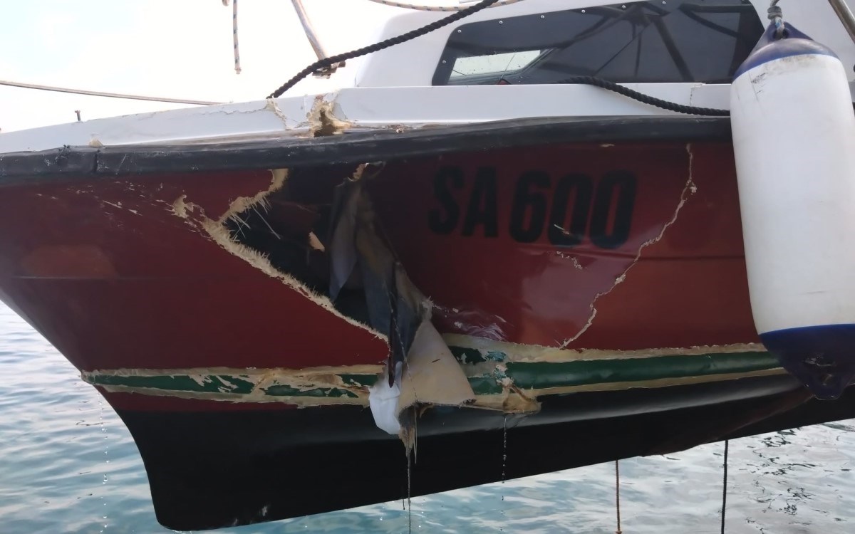 Kod Dugog otoka sudarile se dvije brodice. Jedna pobjegla, druga potonula kod obale