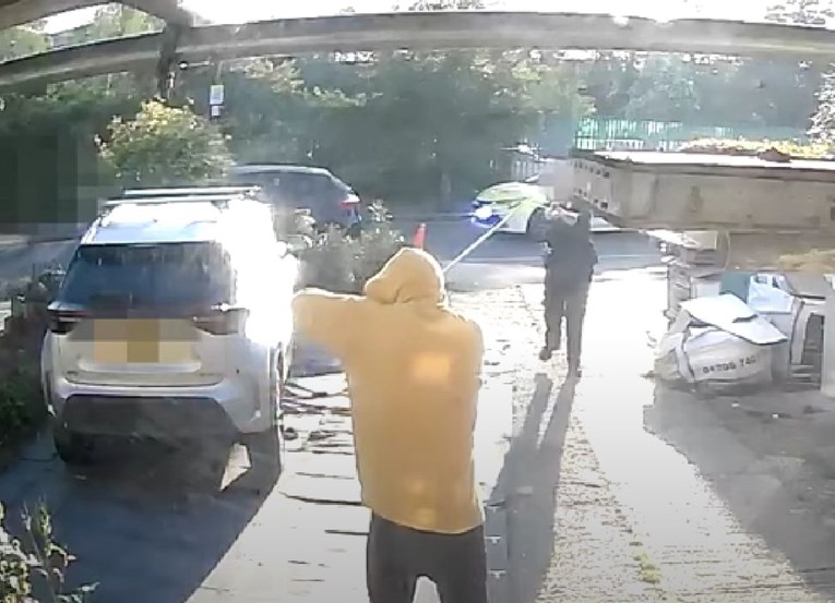 Samurajskim mačem skoro odrubio glavu dječaku u Londonu. "Ne sjećam se ničega"