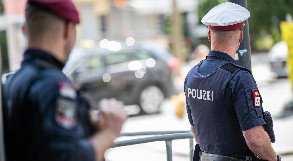 U kući u Austriji nađena tri tijela s ranama od metaka