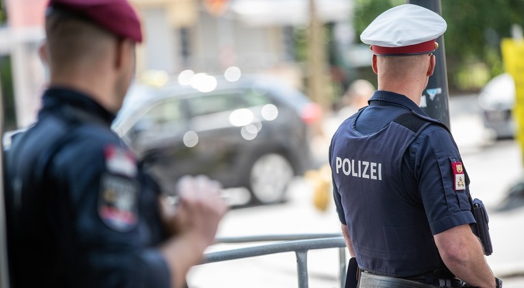 Tri tijela s prostrijelnim ranama nađena u kući u Austriji