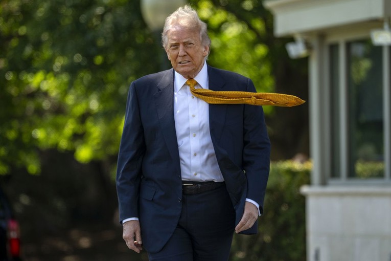Trump: Zamolit ću Xija da otvori Kinu