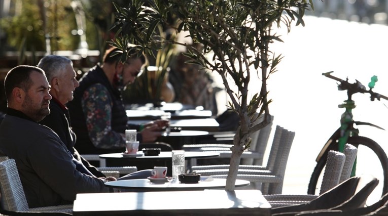 Otvorene su terase kafića, pogledajte kako izgledaju Split i Šibenik