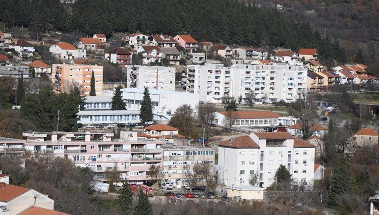 Evo kako Drniš pomaže mladim obiteljima da riješe stambeno pitanje