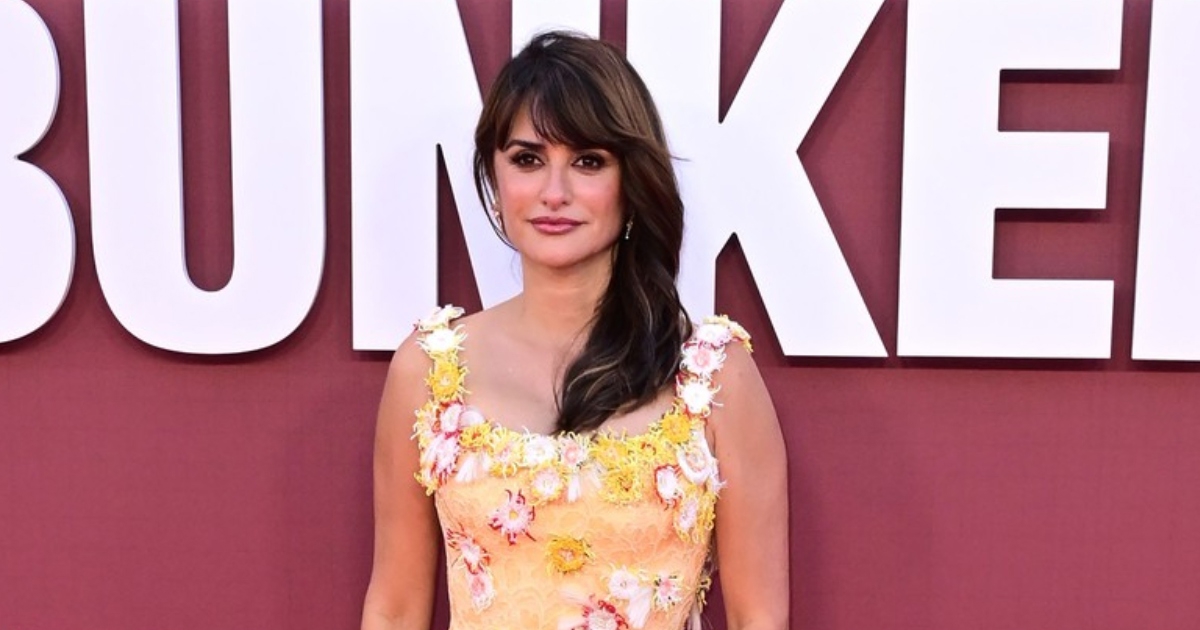 Penelope Cruz oduševila žutom haljinom s cvjetnim aplikacijama