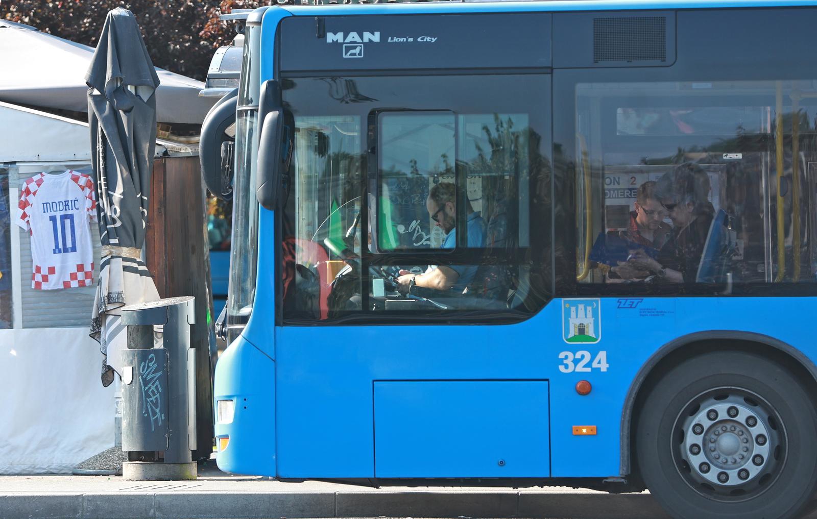 Umirovljenik (55) nožem prijetio djeci u busu ZET-a: "Sve ću vas pobiti na spavanju"
