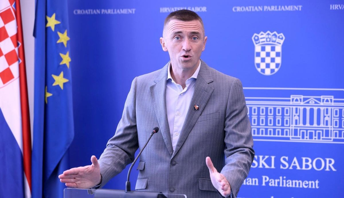 Penava odgovorio na Pavličekovu optužbu da je na računu Vukovara ostalo 30.379 eura