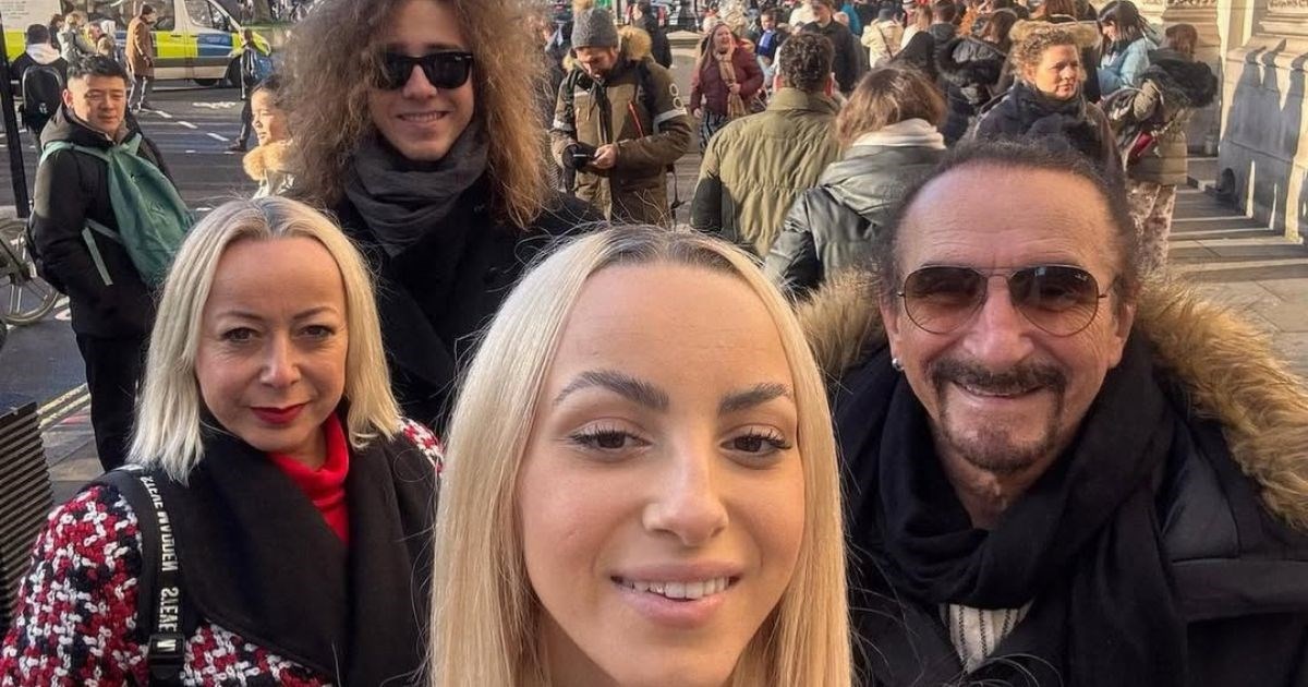 Bebek proslavio 79. rođendan s obitelji u Londonu. Pozirao sa ženom, sinom i kćeri