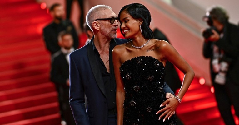 Slavni glumac (57) i njegova 29 godina mlađa djevojka privukli pozornost u Cannesu
