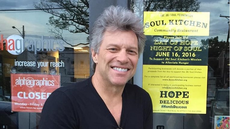 Bon Jovi ima dva restorana u kojima siromašni mogu jesti besplatno