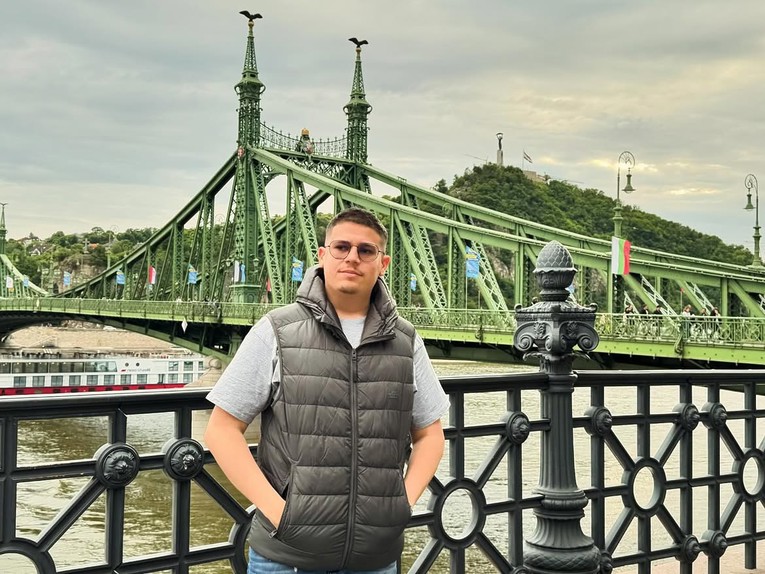 U 24. godini preminuo bosanskohercegovački tiktoker Omar Grbić