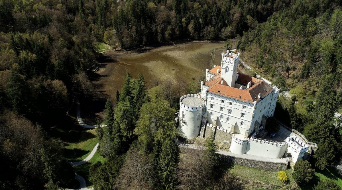 VIDEO Nekad bajkovito mjesto danas je blatnjava šikara. Priča o muljaži u Trakošćanu