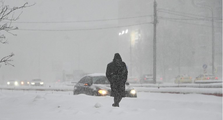 VIDEO U Sibiru -50 stupnjeva. Moskvu zatrpao rekordan snijeg za ovo doba godine