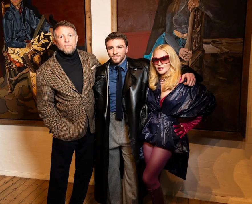 Madonna i Guy Ritchie pozirali sa sinom prvi put nakon što su se razveli 2008. 