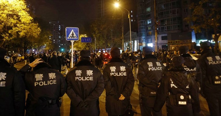 Gomila policije na ulicama najvećih kineskih gradova