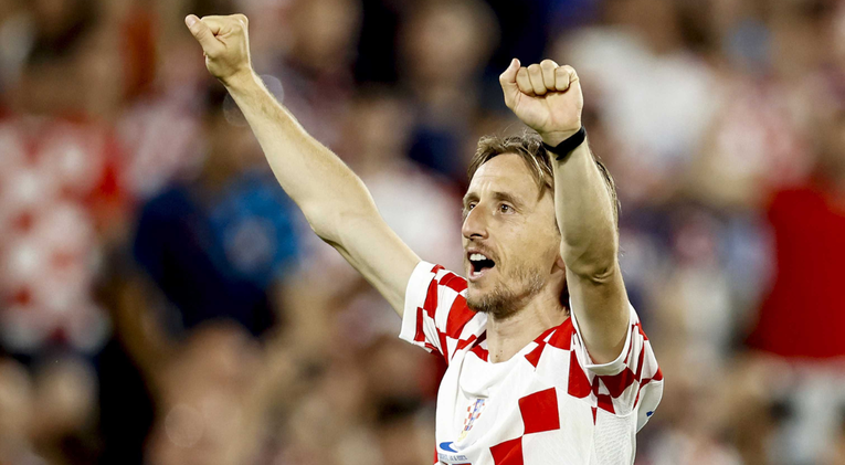 Modrić se oglasio na Instagramu. Čestitaju mu legende Reala i Chelseaja