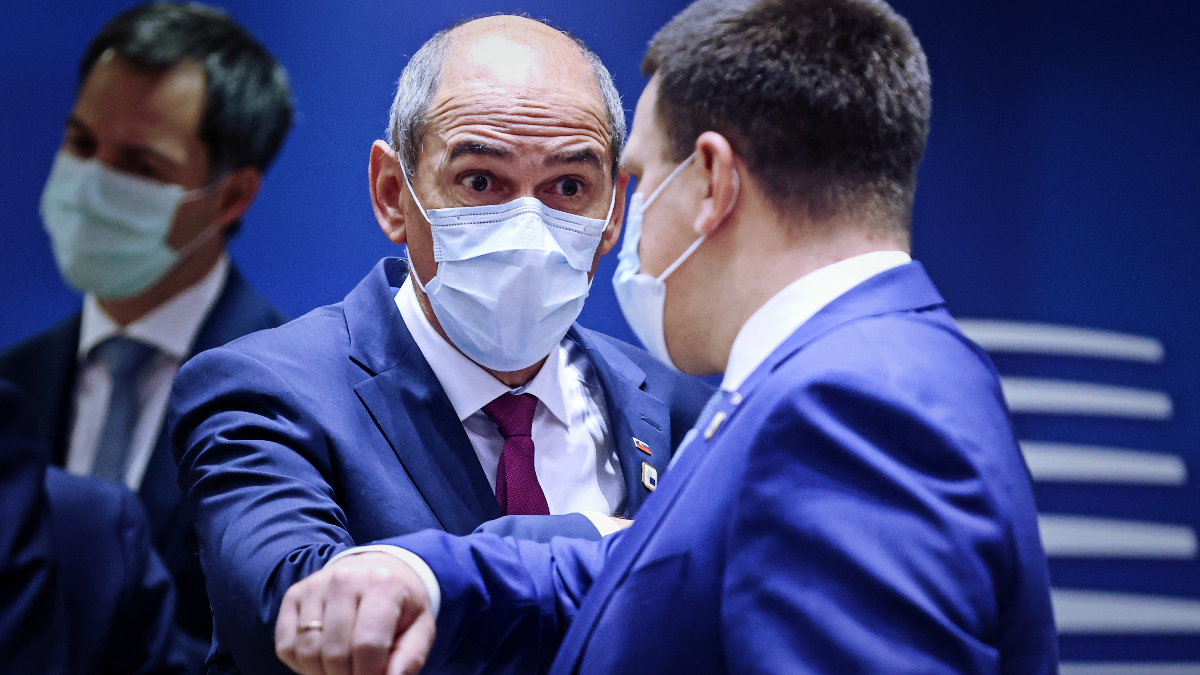 Janša: Čeka nas još barem mjesec dana borbe s koronom i strogih mjera