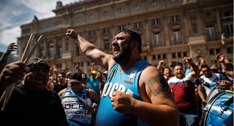 Novi argentinski predsjednik najavio velike reforme, sindikat pozvao na opći štrajk